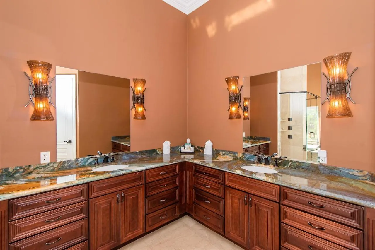Holiday home Faroway Luxury Villa Half Way Pond Cayman Islands